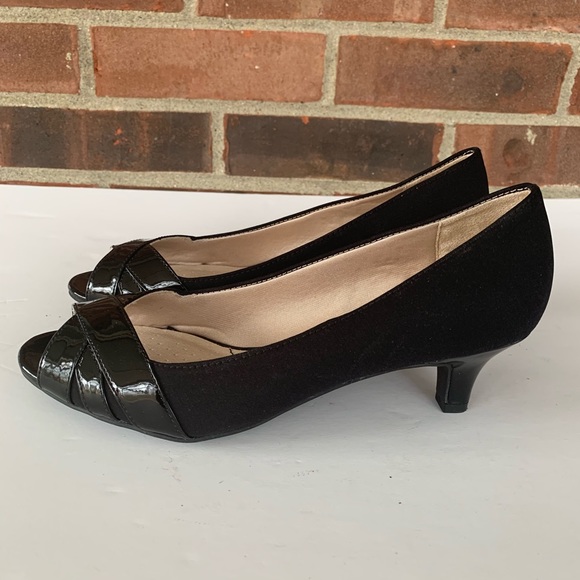 lifestride low heel pumps